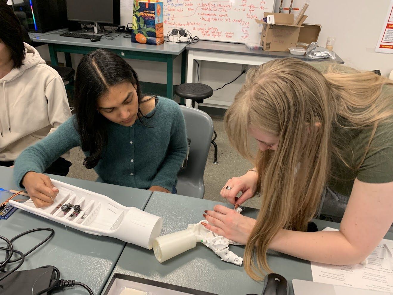 Assembling a printed hand