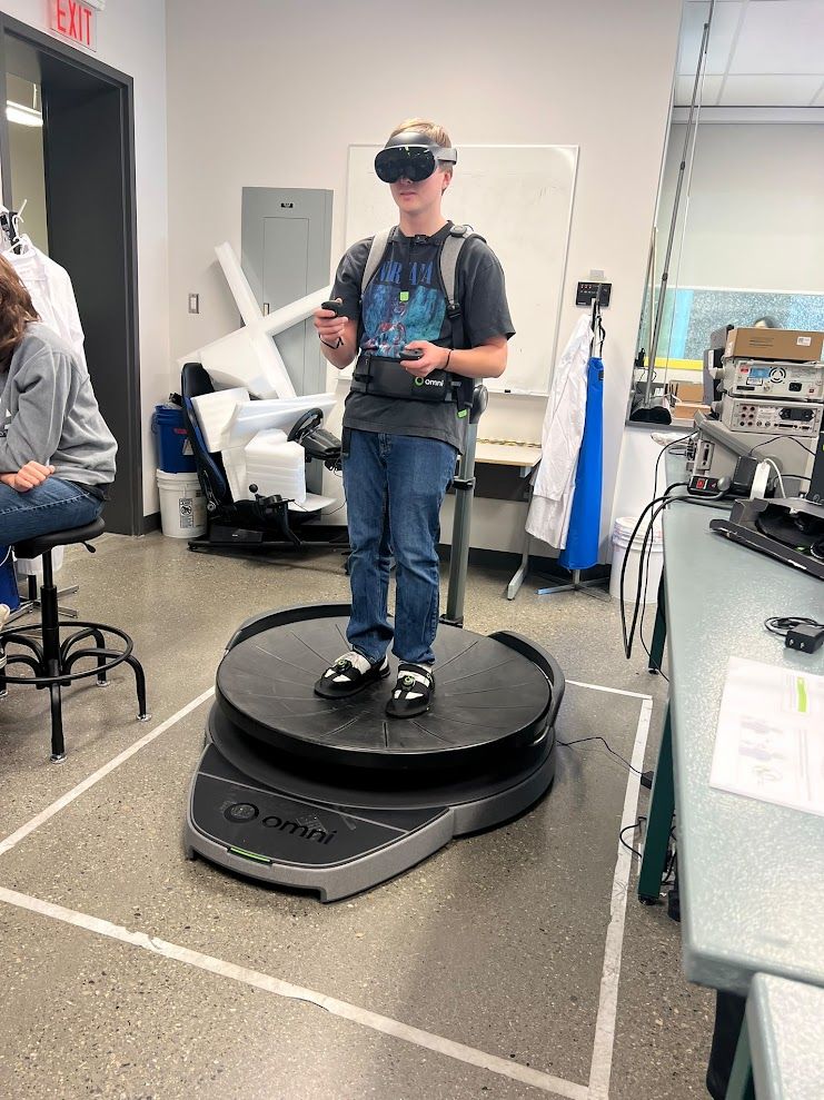 Omnidirectional VR treadmill